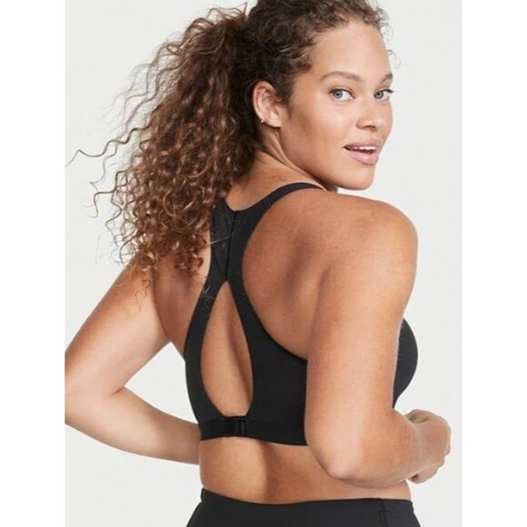 Victoria's Secret Incredible Lightweight Max Sport Bra - Picture 2 of 9